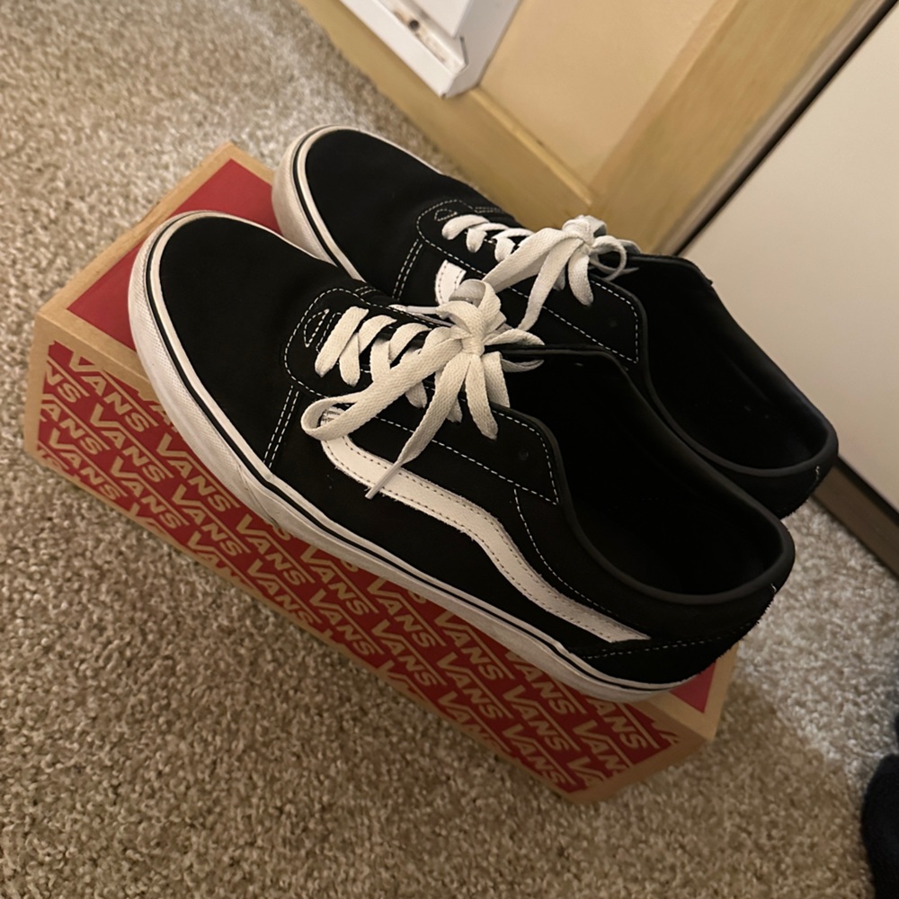 Vans men’s Ward black/white shoe size 9.5